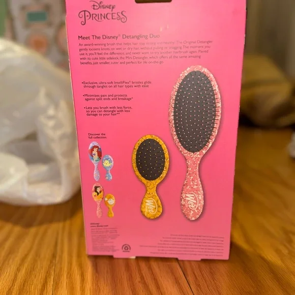 Disney Princess Belle Hairbrush Set - Pink and Gold - Picture 2 of 3